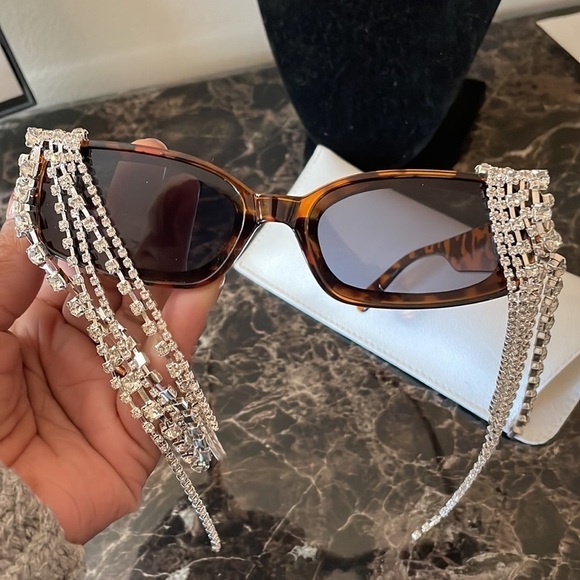 Sparkly Tortoise Rhinestone Tassel Sunglasses - Picture 9 of 14